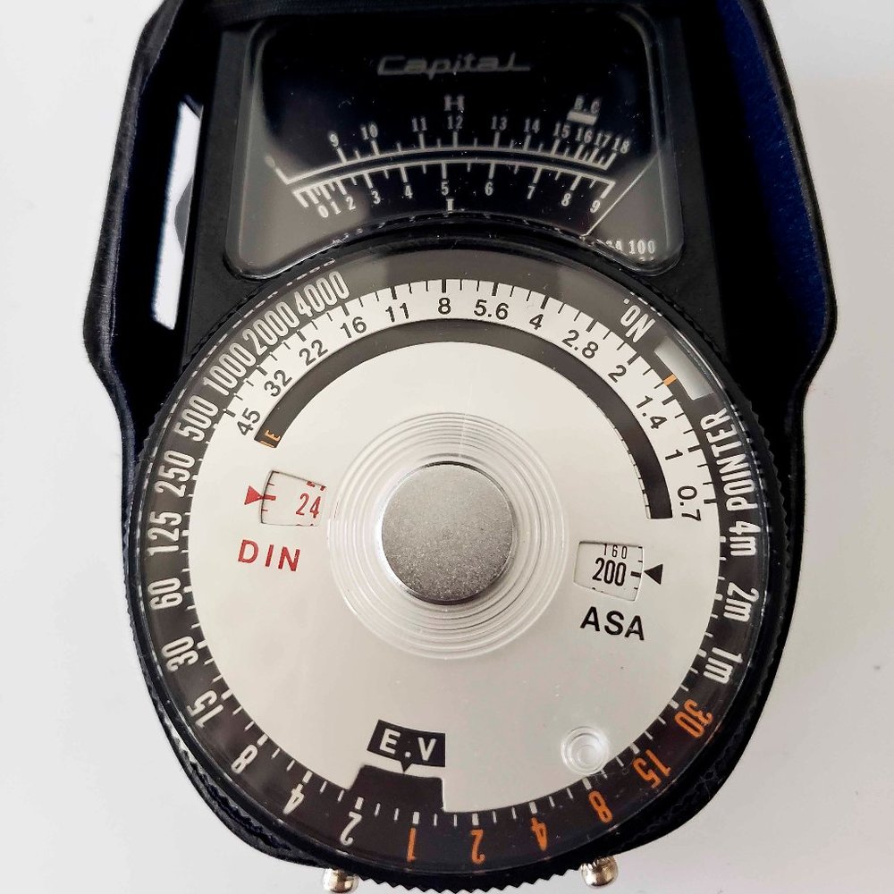 Vintage Capital Light Meter with Case